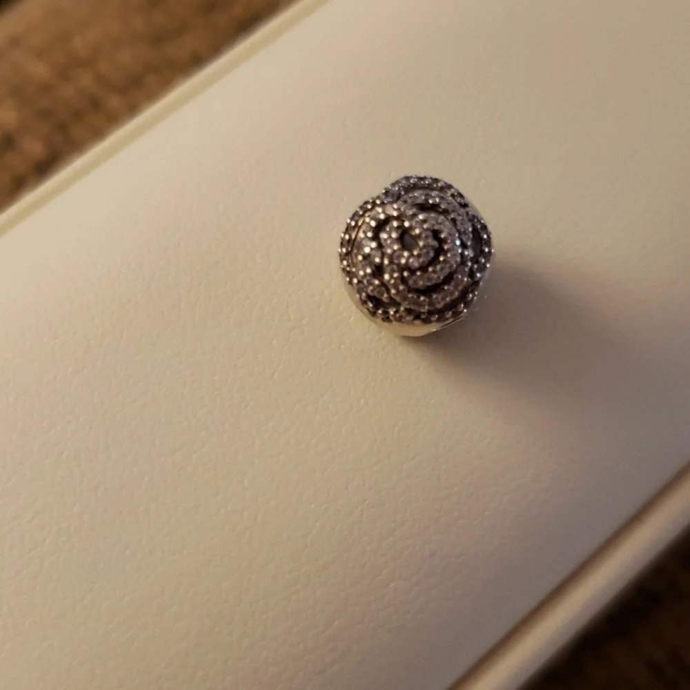 PANDORA SHIMMERING ROSE CLIP, CLEAR CZ - Picture 2 of 4
